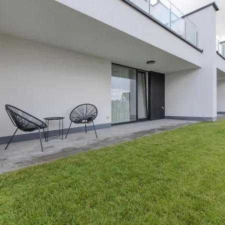 Bredunepark With Parking By Interhome בית נופש