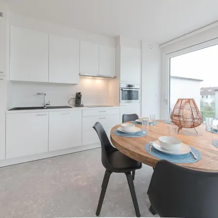 Bredunepark With Parking By Interhome Vakantiehuis *